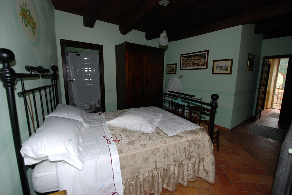 Hotel Residenza Di Paese Castello Del Poggio Ferentillo Habitación foto